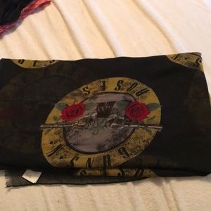 Guns & Roses scarf